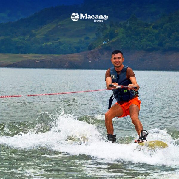Plan 06. Full day aventura náutica wakeboard